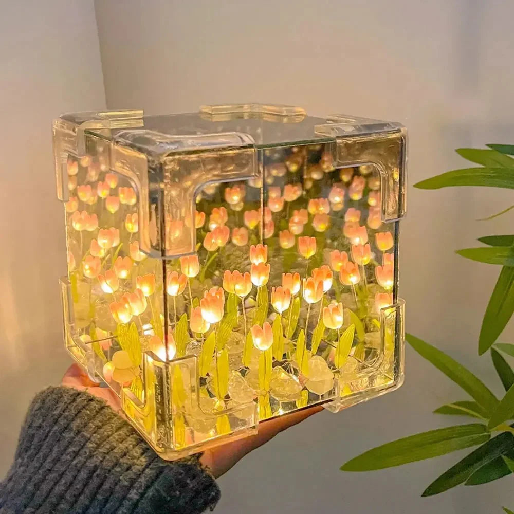 Cubo Lampara de Tulipanes Infinitos